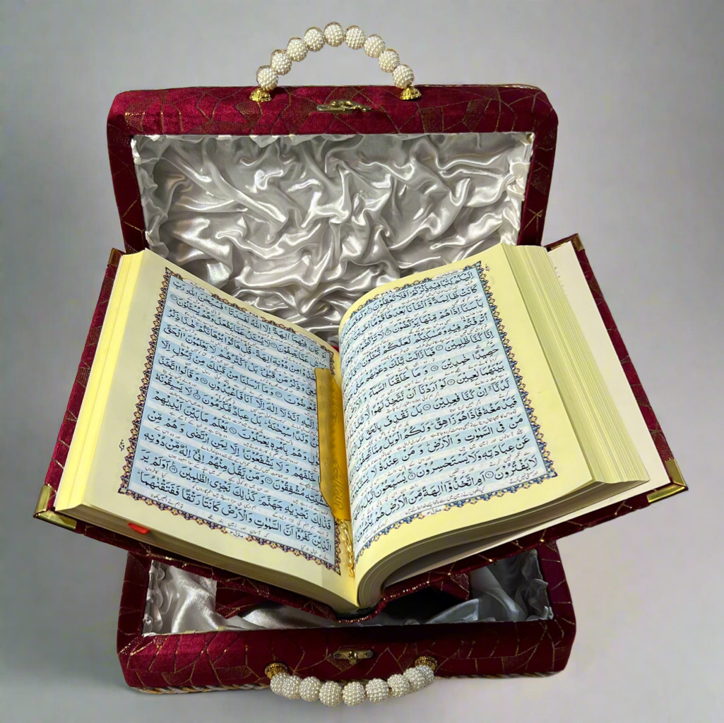Luxury Quran Gift Set – Elegant Velvet Box with Rahail